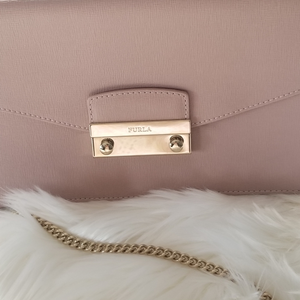 Purses - Picture 2 of 5